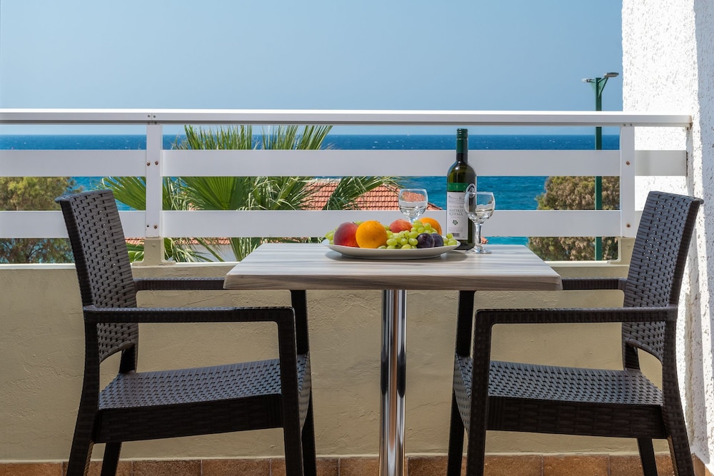 Sirene Beach Hotel 38/52