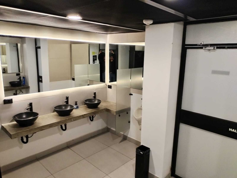 Hostel Joy Cll 85 46/47