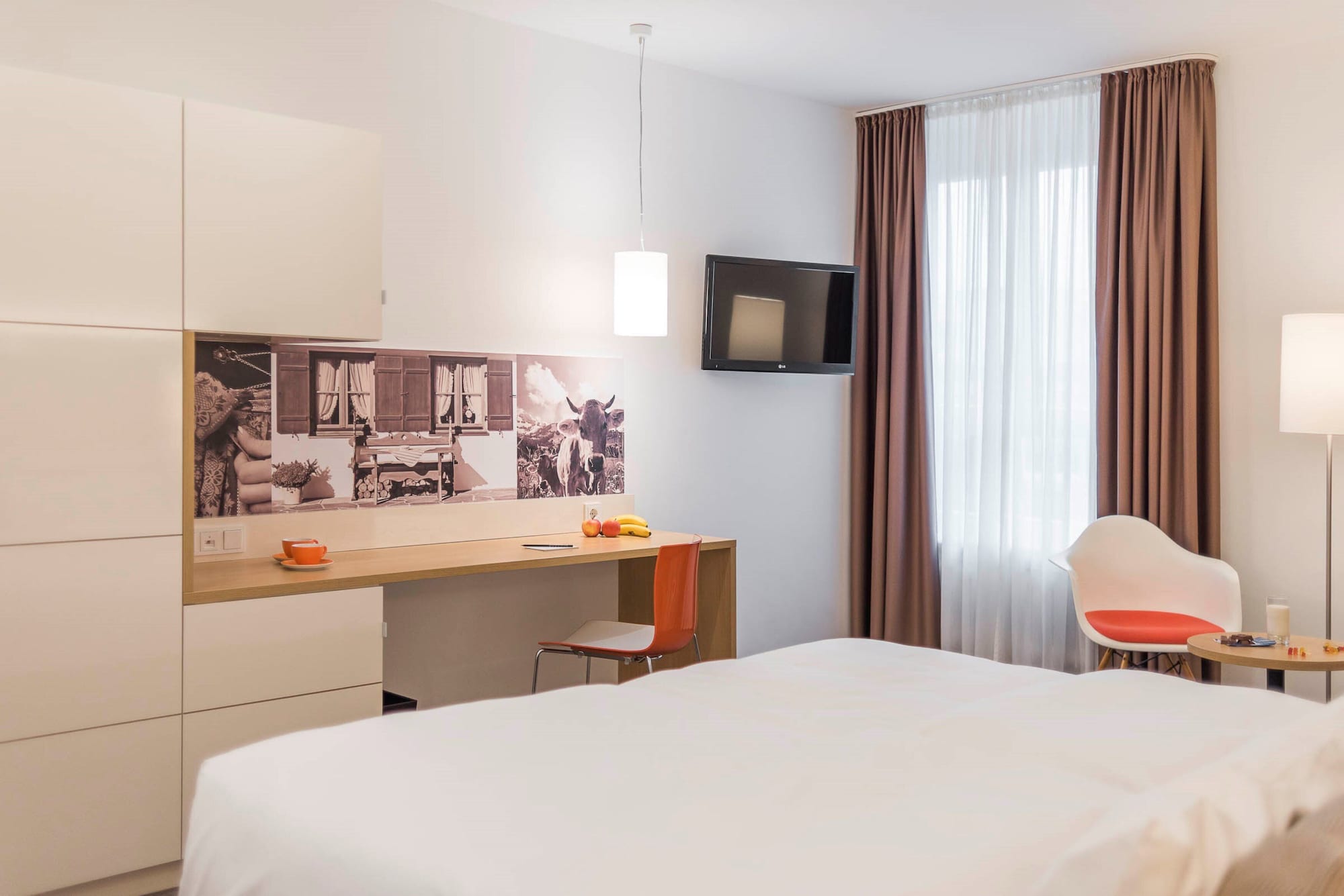 DELUXE, DOUBLE BED, GARDEN SIDE