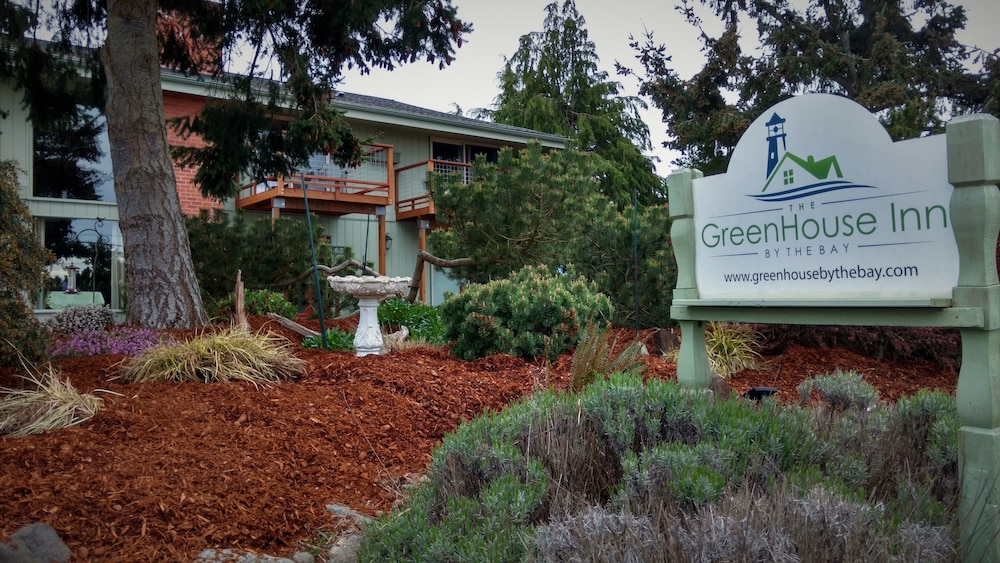 GreenHouse Inn by the Bay 2/62