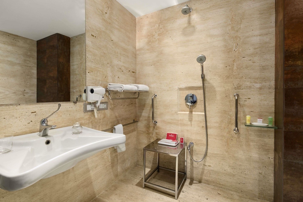 Ramada by Wyndham Navi Mumbai 8/51