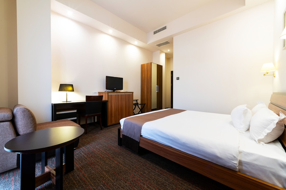 Bass Boutique Hotel 7/55