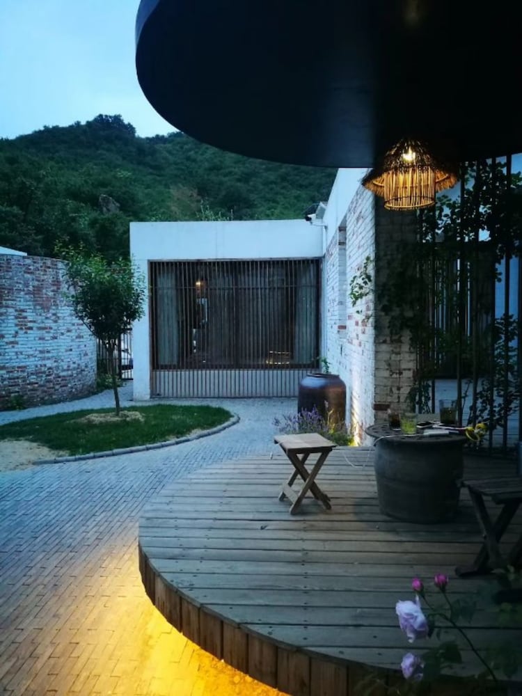 Yi She Mountain Inn 18/19