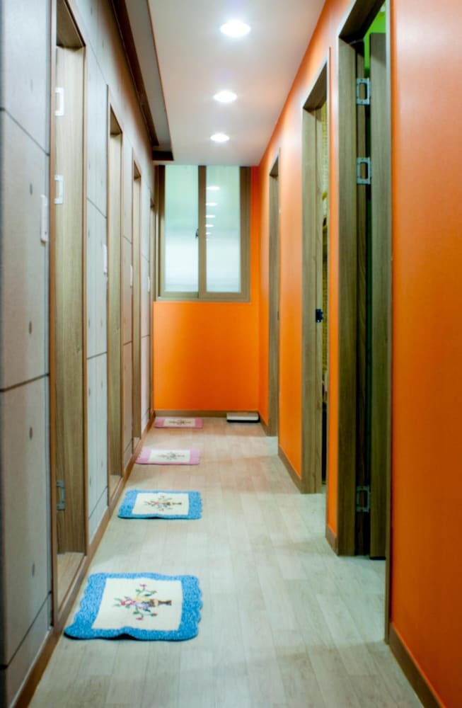 Nearest Guesthouse In Jeonju Hostel 6/48
