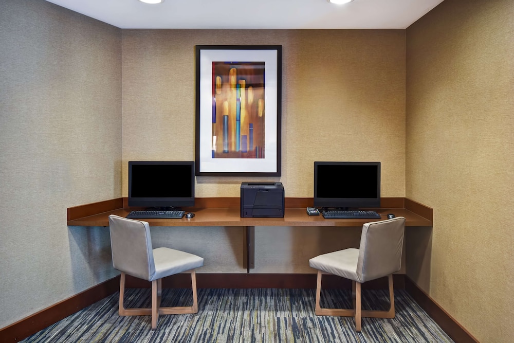 Hyatt Place Phoenix Gilbert 40/50