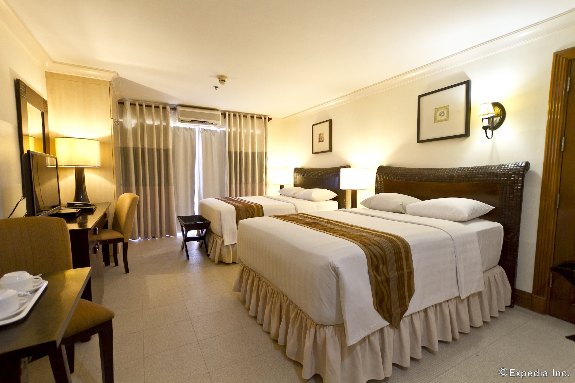 1 Bedroom, Suite, 2 Double Beds, Crown Regency Suites Mactan 8/10