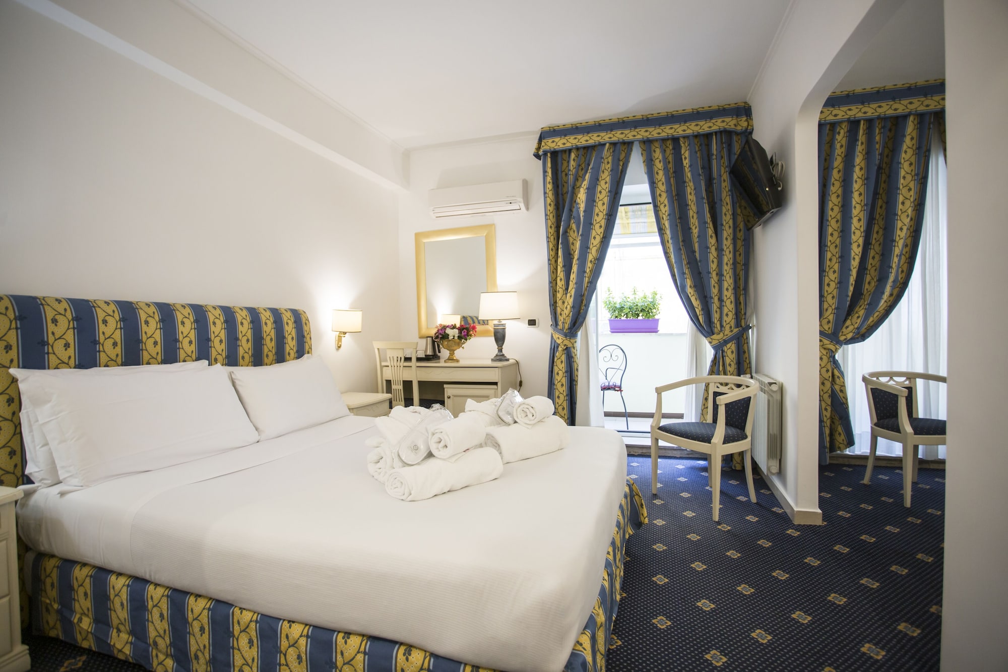 SUPERIOR, DOUBLE BED