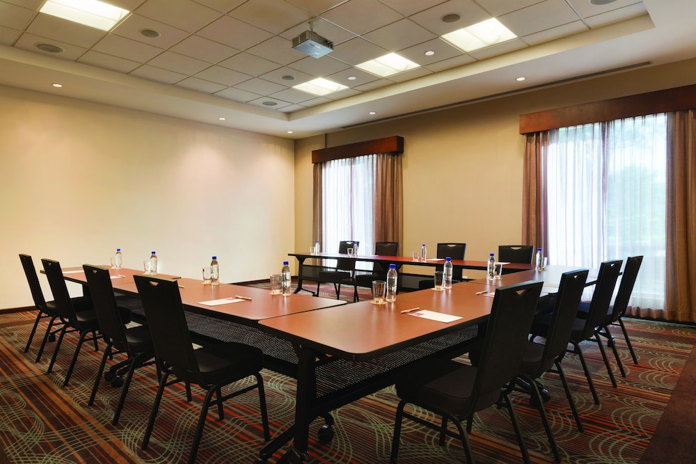 Hyatt Place San Jose/Pinares 54/64