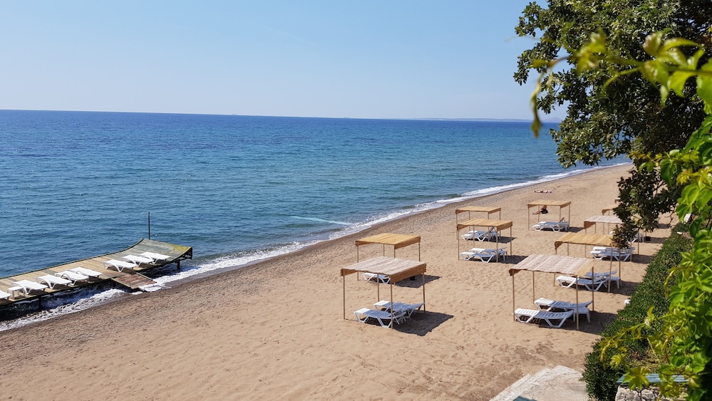 Troas Beach Hotel 35/59