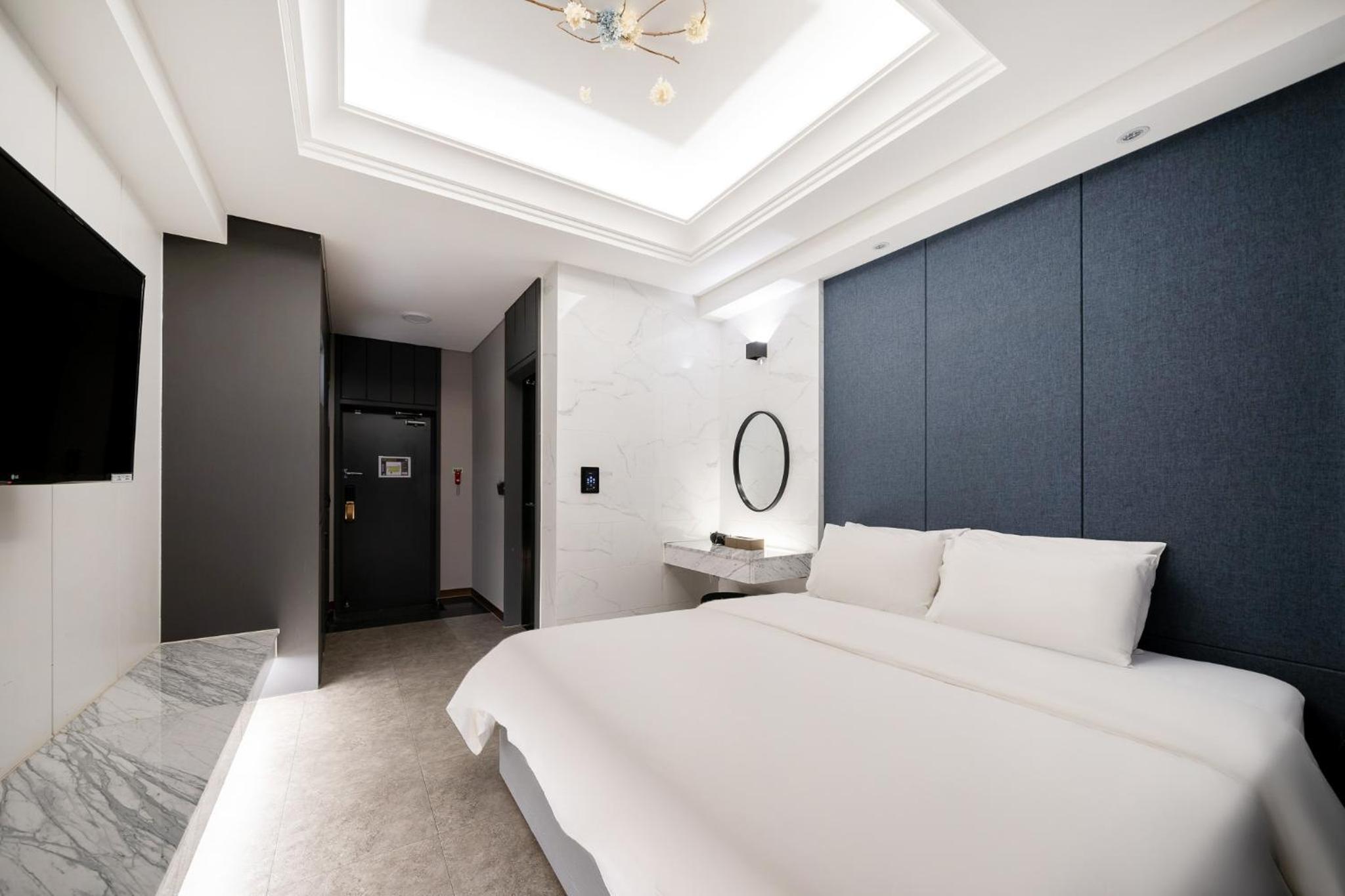 Standard, Double Bed