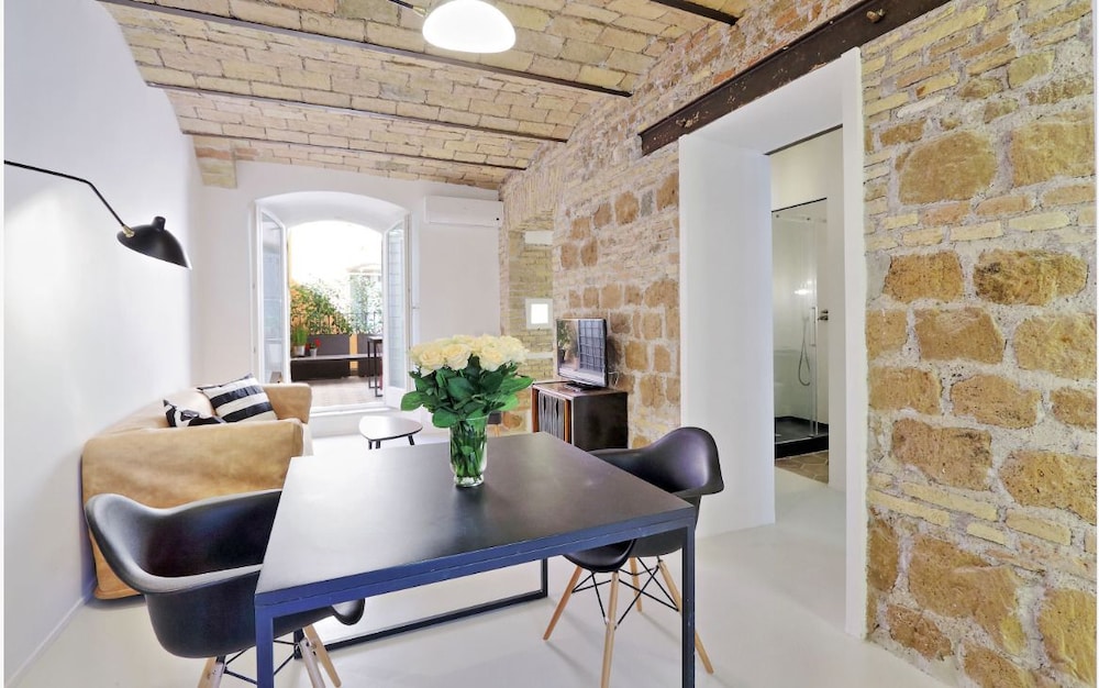 Design Flat for 4 near Colosseum 13/24