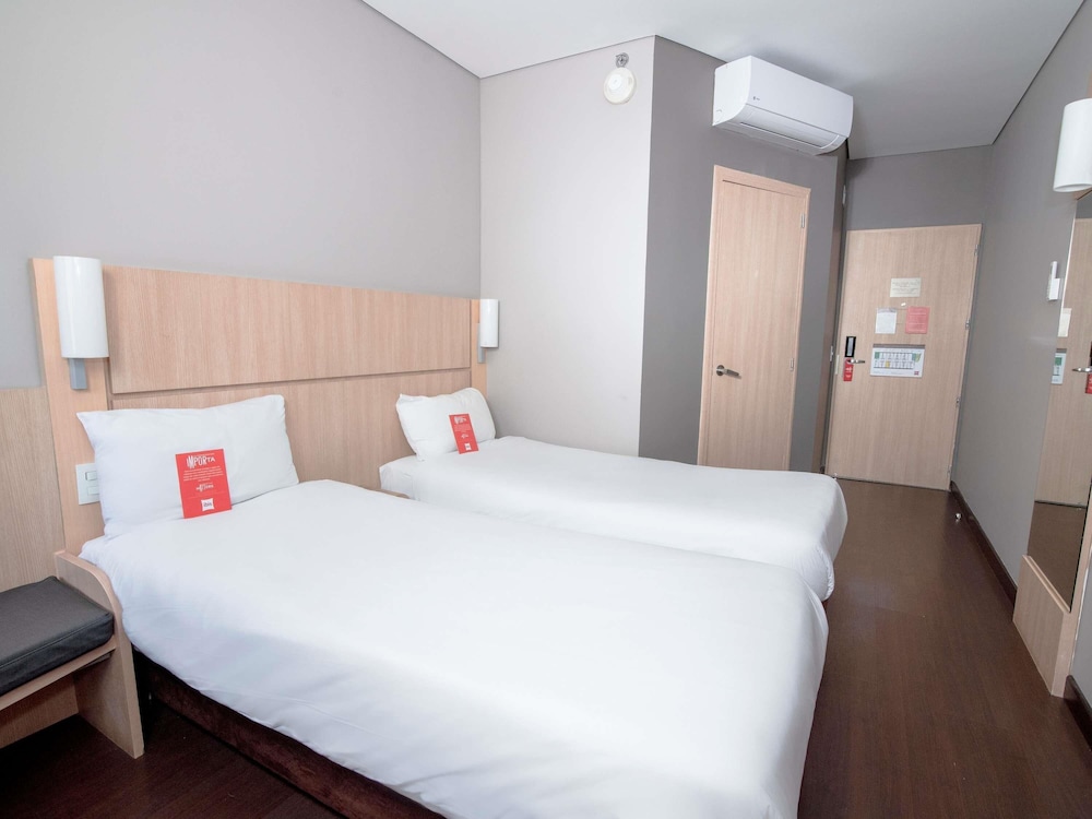 Ibis Medellin 28/67