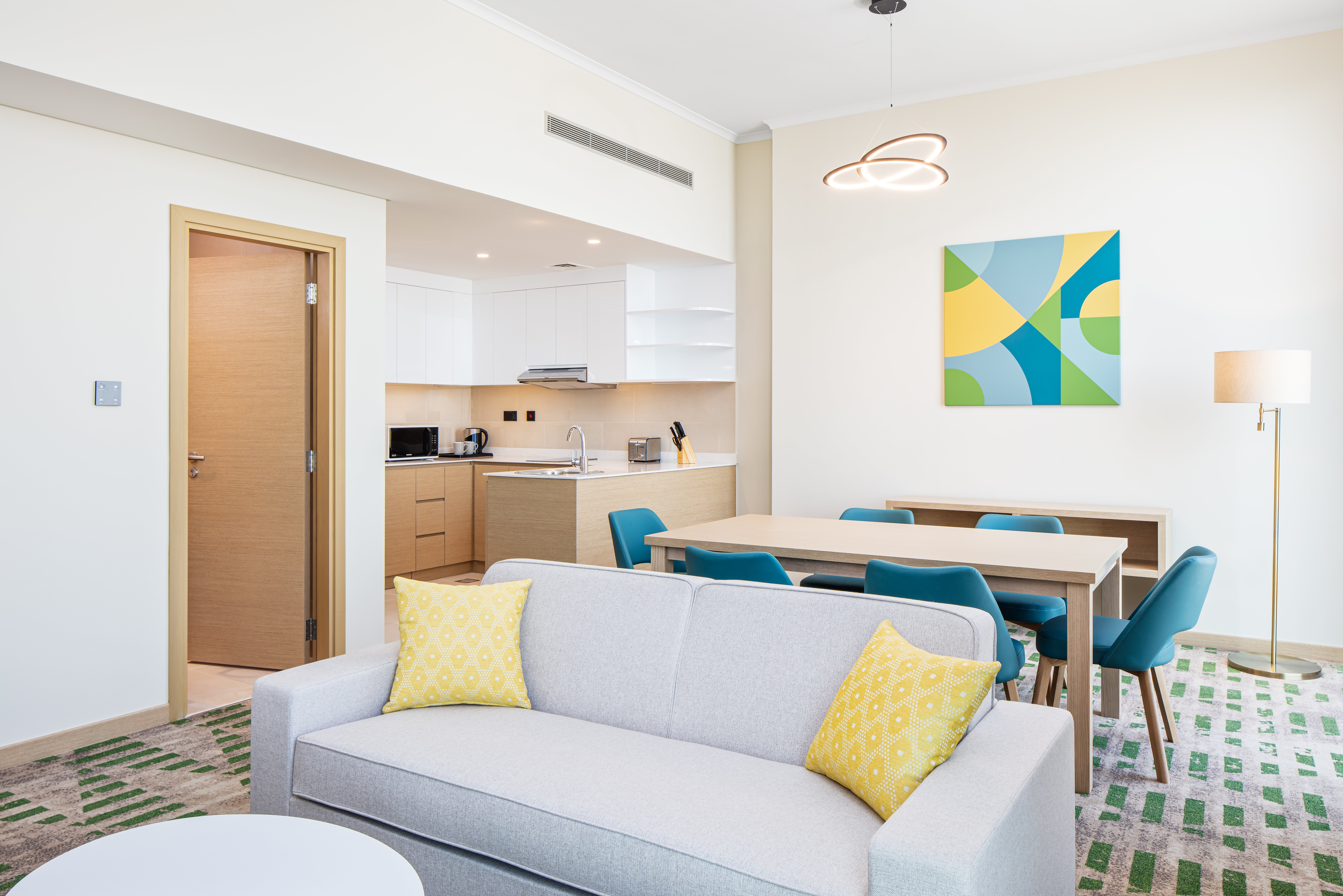 Holiday Inn & Suites Dubai Science Park 24/50