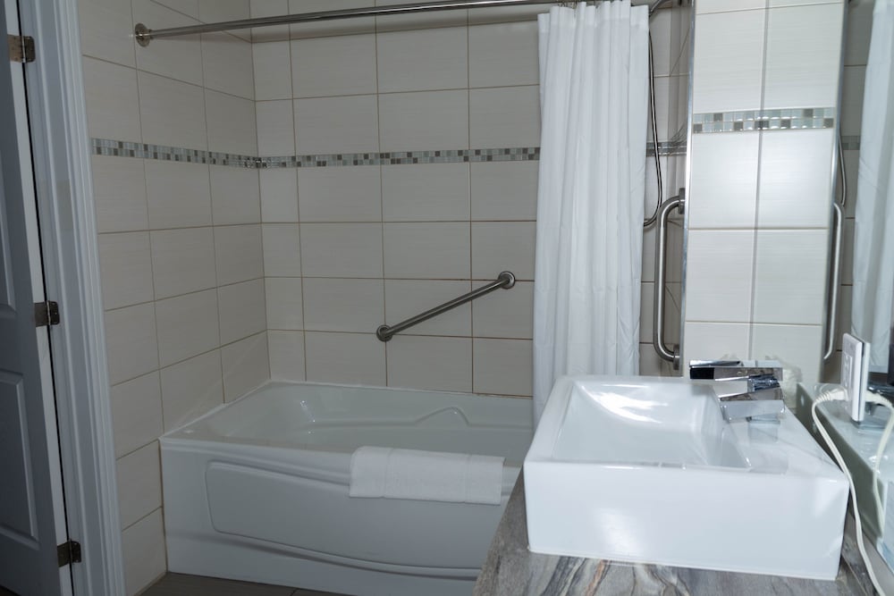 Travelodge by Wyndham Roberval 39/40