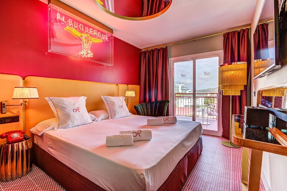 Room, Double Bed