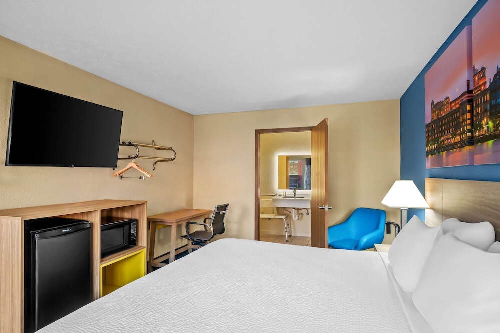 Days Inn by Wyndham Renfro Valley Mount Vernon 15/50