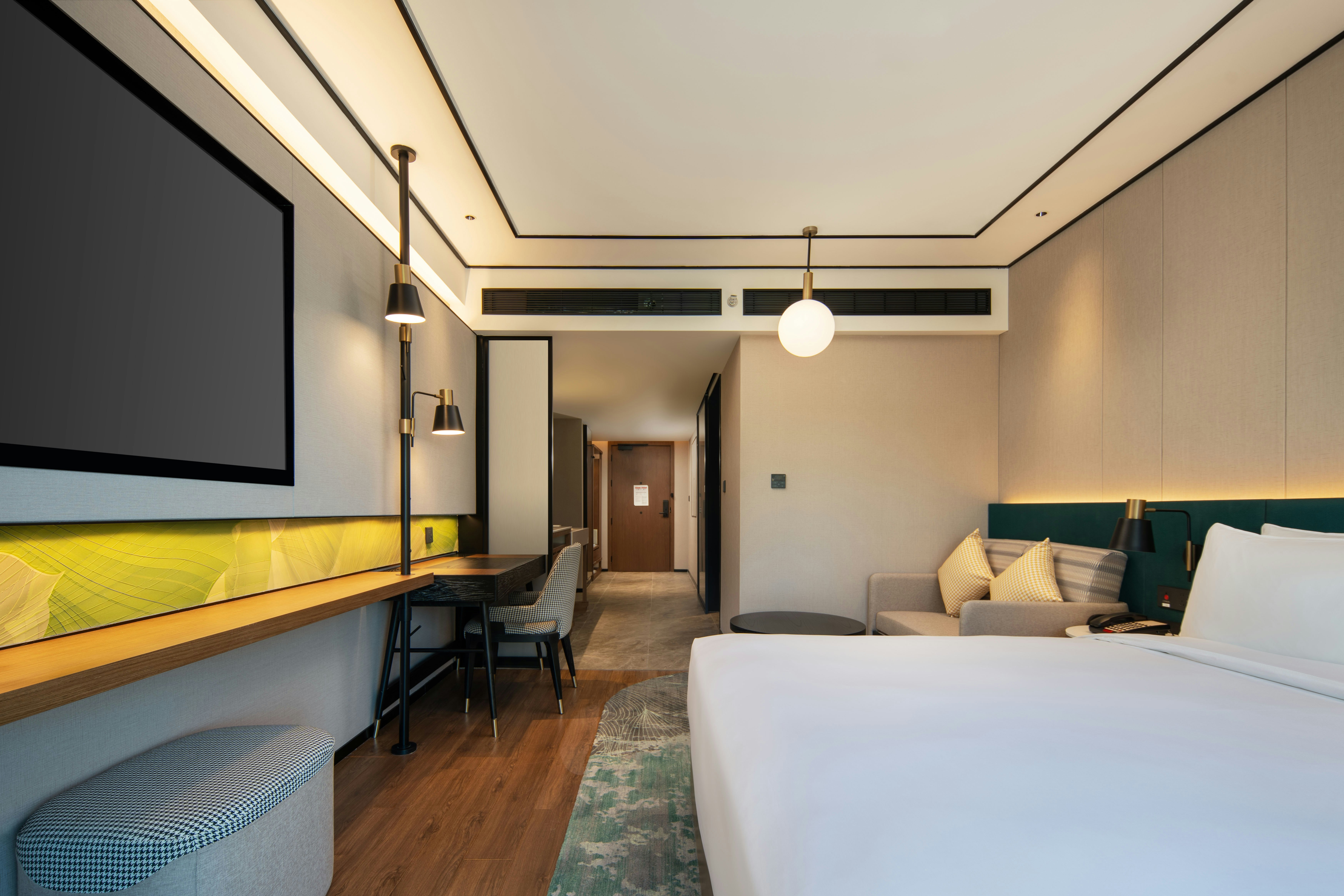 ROOM, KING BED, ACCESSIBLE