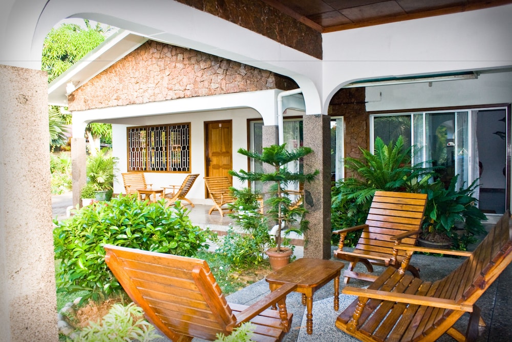 Villa De Roses 3/20