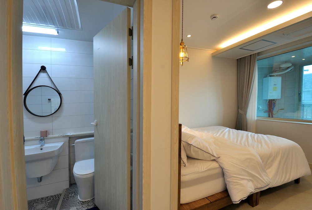 Bookchon Place Jeju 18/60