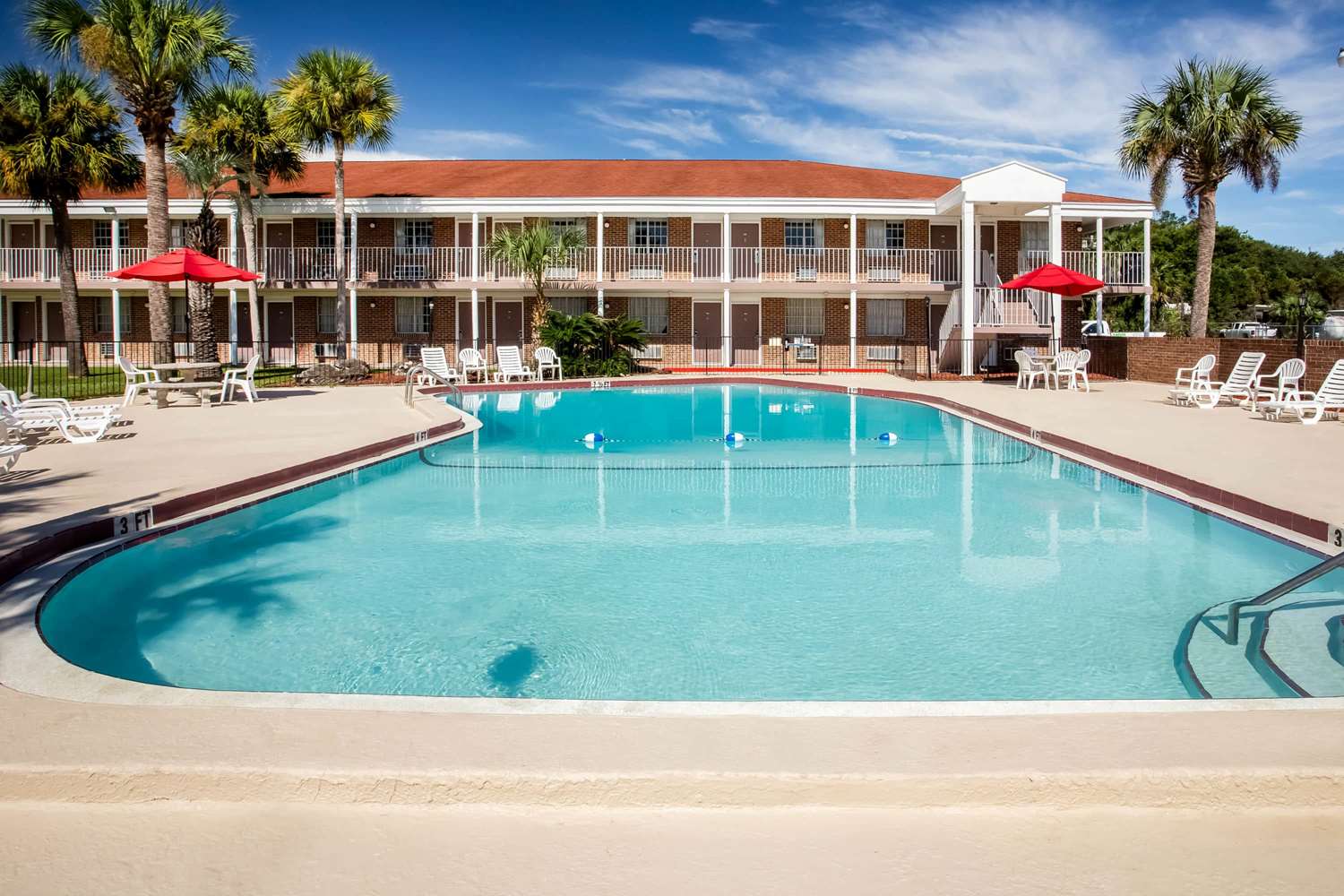 Super 8 by Wyndham Lake City 28/39