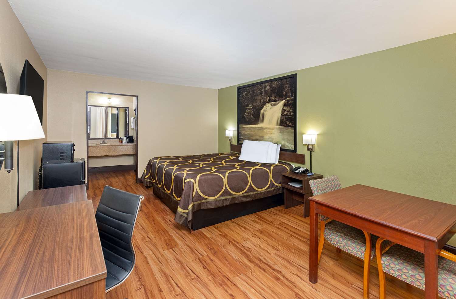 Super 8 By Wyndham Kingsport 13/25