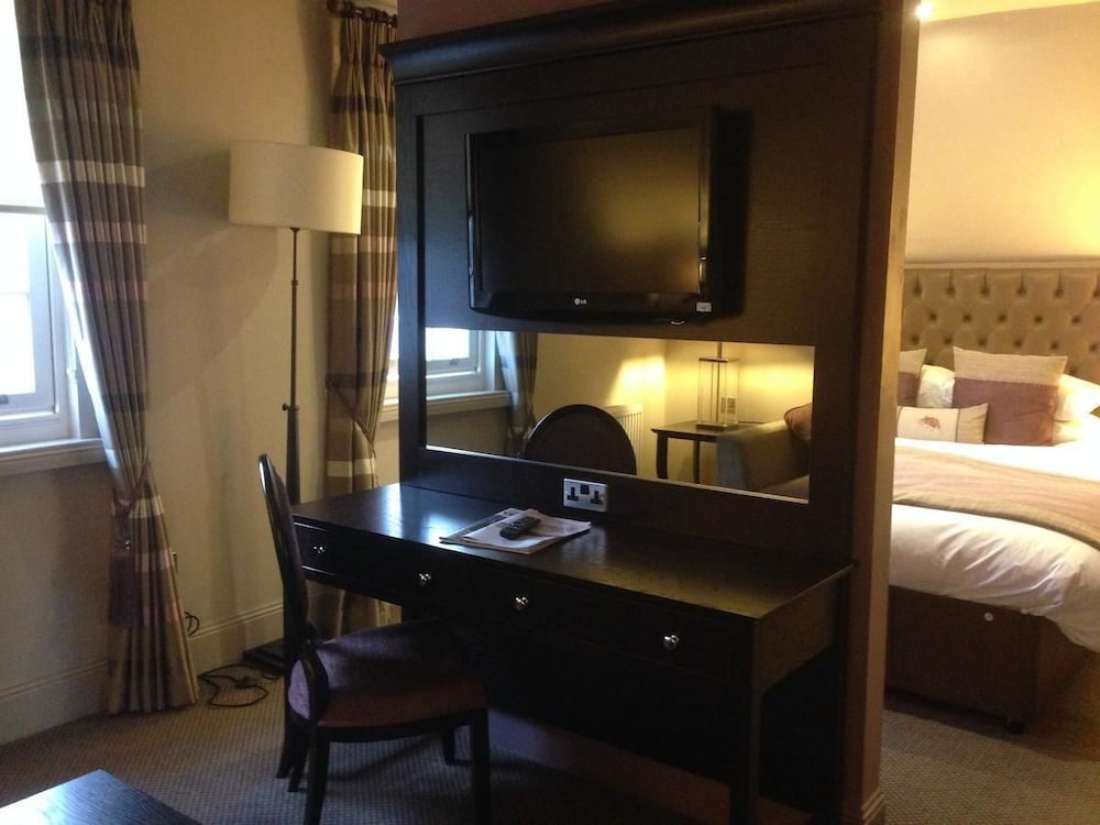 Dumfries Arms Hotel 16/19