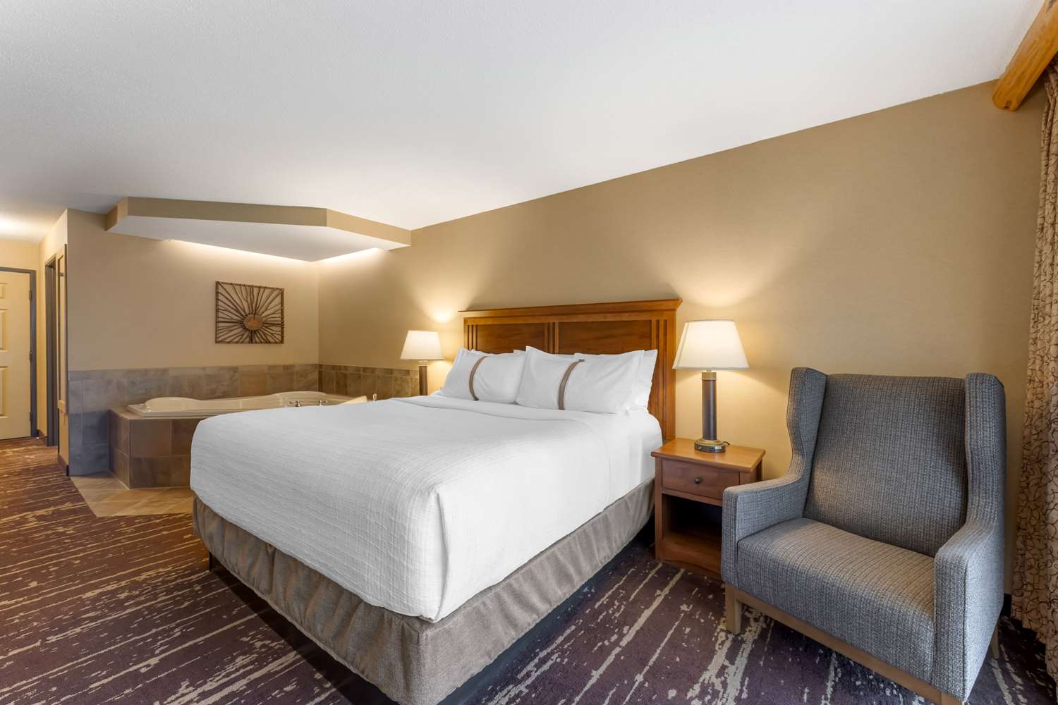 Suite, King Bed, Lake Front, Hot Tub, Balcony