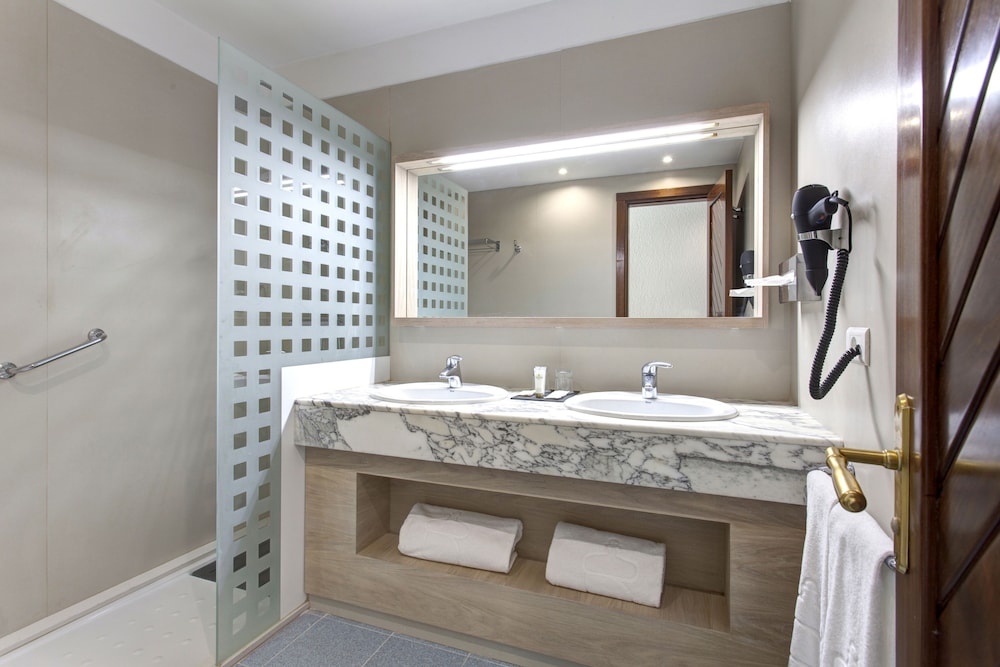 Plus Fariones Suite Hotel 18/57