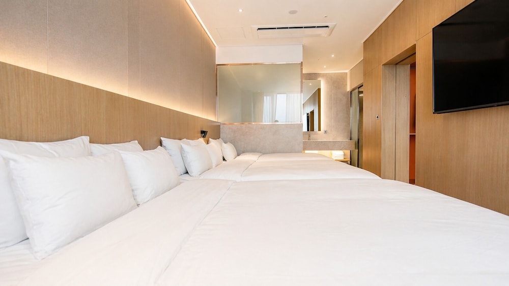 جناح بسرير كينج وسرير فردي، Hotel Laon 10/10