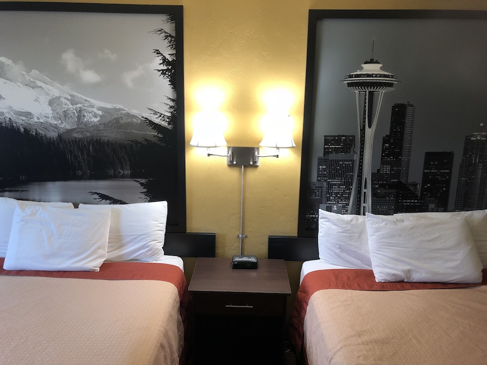 Super 8 By Wyndham Kennewick 8/21