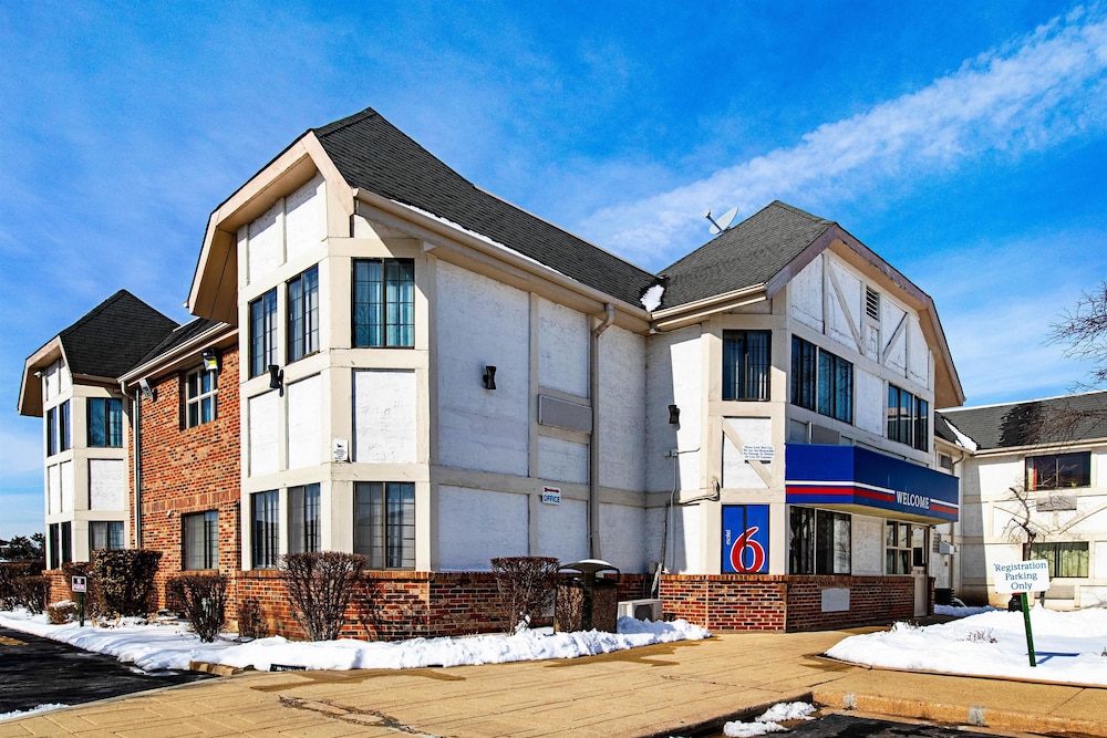 Motel6 Palatine, IL - Chicago Northwest 4/52