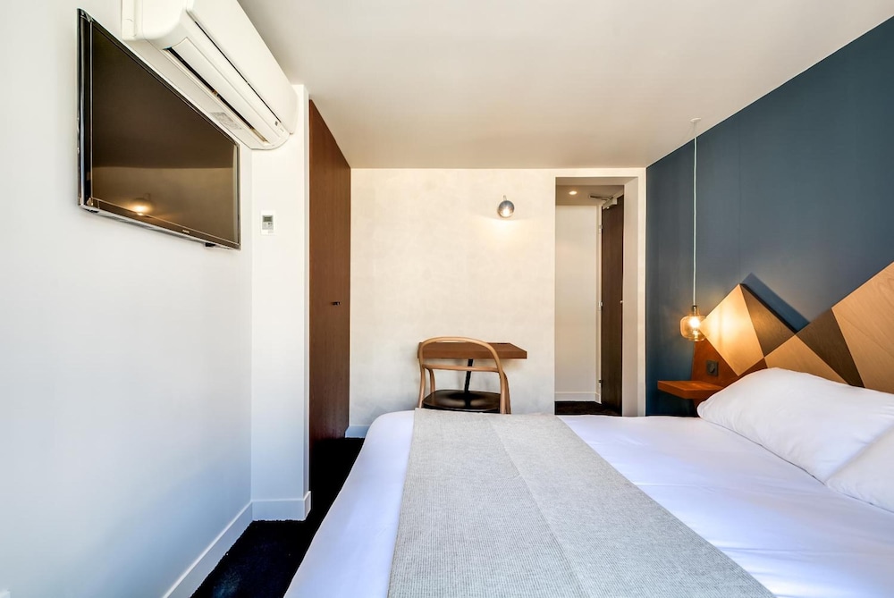 Le Wit Hotel (ex Mattle) 7/44