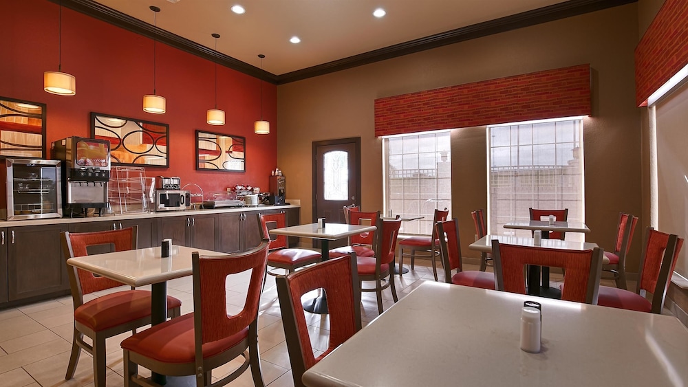 Best Western Executive Inn El Campo 27/32