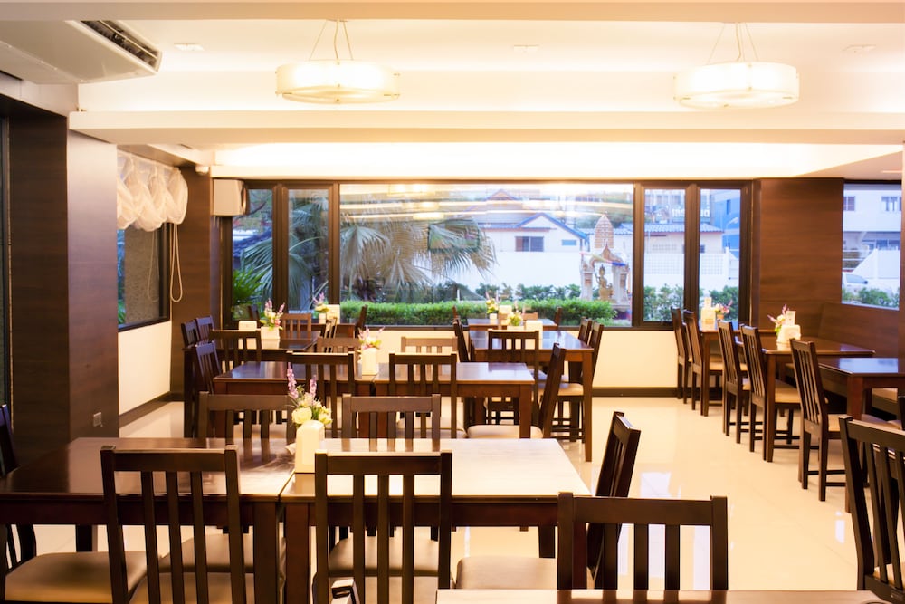 Tara Garden Hotel 35/50