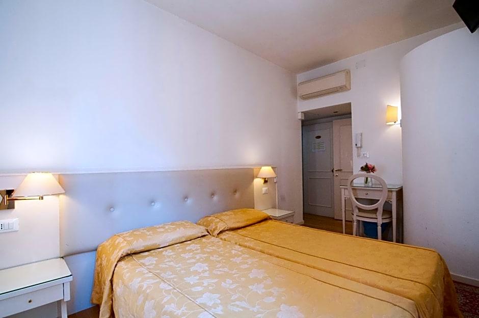 Hotel Ai Tolentini 13/55