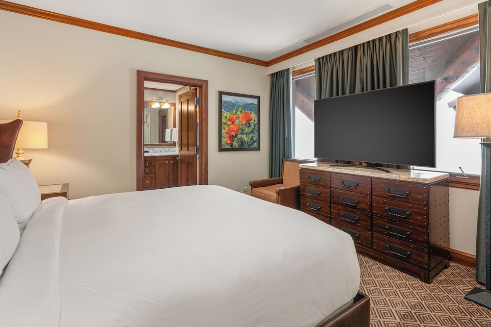 Ritz-Carlton Club, Aspen Highlands by Frias 14/50