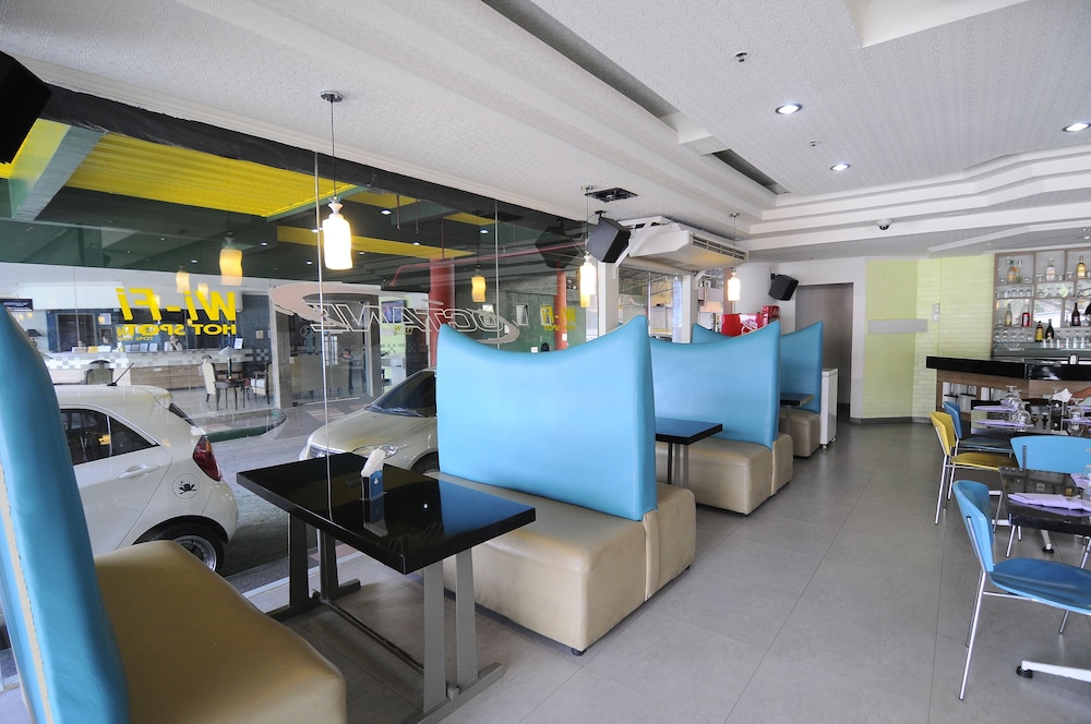 Regency Inn 33/36