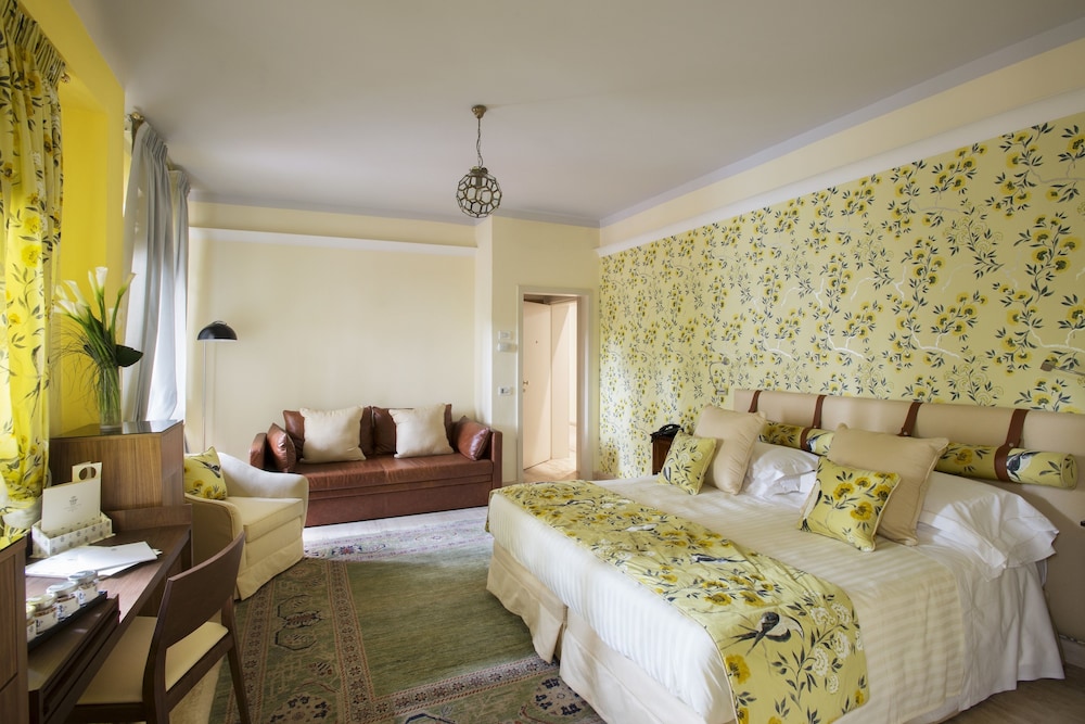 Augustus Hotel and Resort 21/49