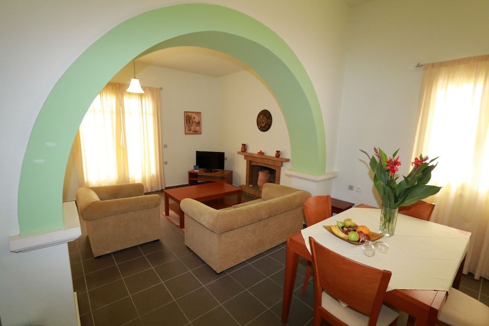 Annabelle Beach Resort 68/87