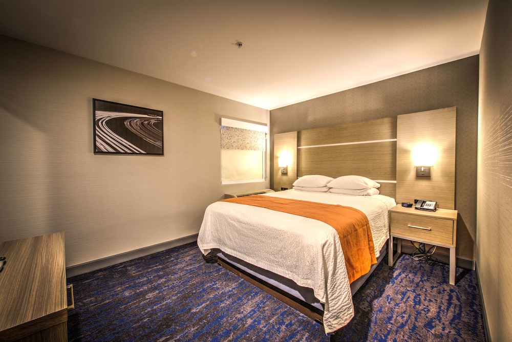 Best Western Plus Media Center Inn & Suites 6/28