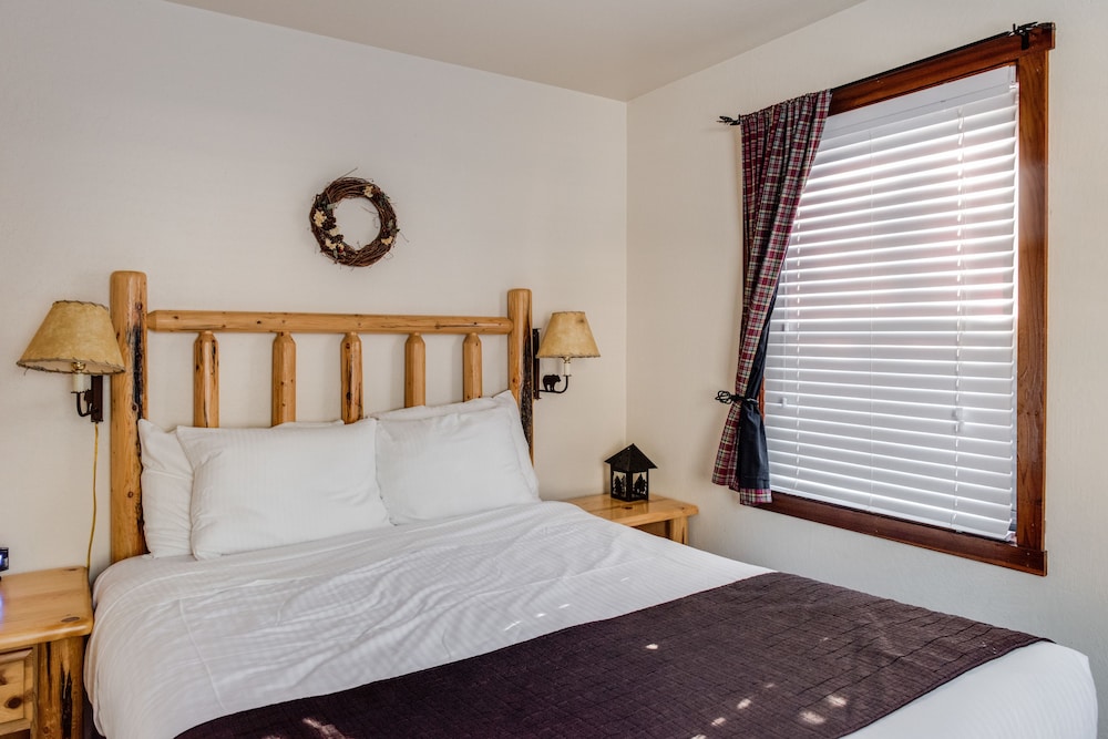 Franciscan Lakeside Lodge 26/73