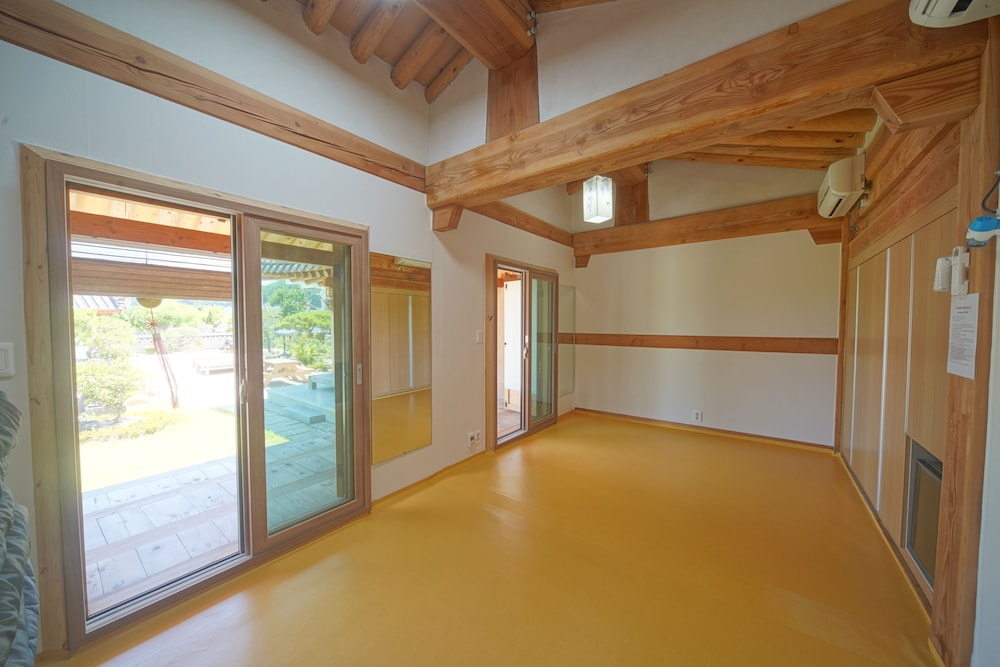 Hanok1st 12/48