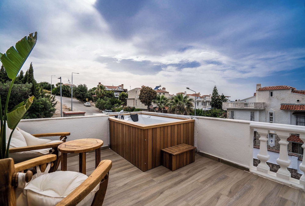 Bugra Alacati - Adults Only 34/42
