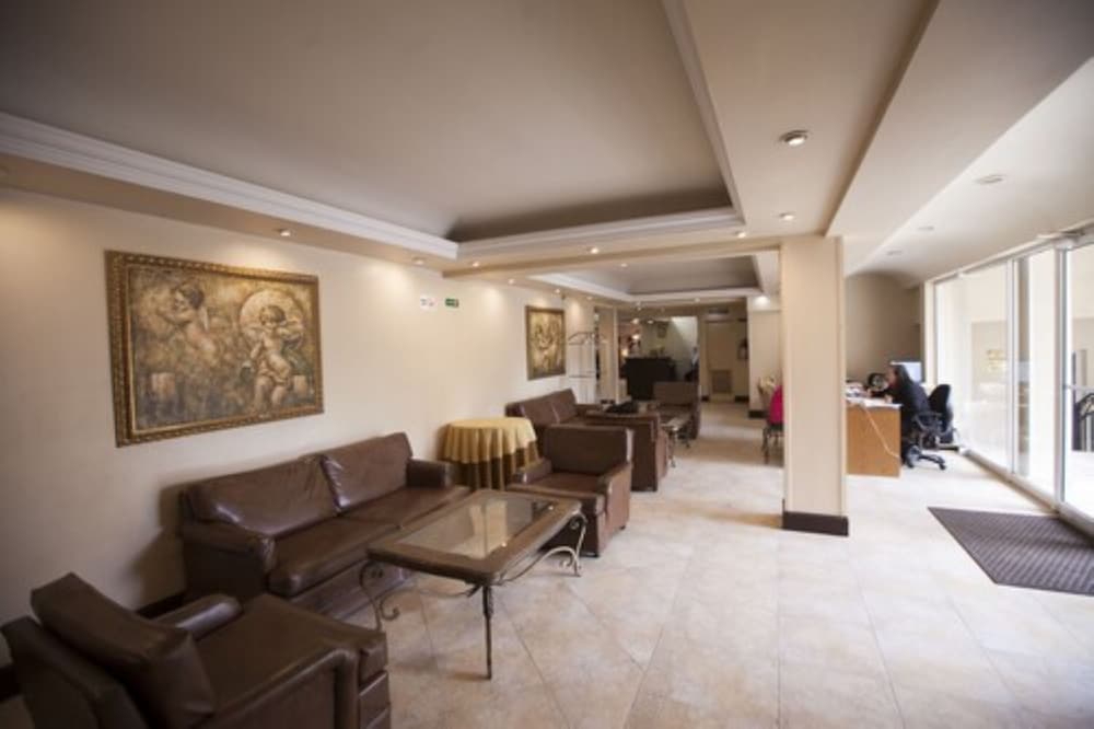 Hotel El Camino Inn and Suites 27/50