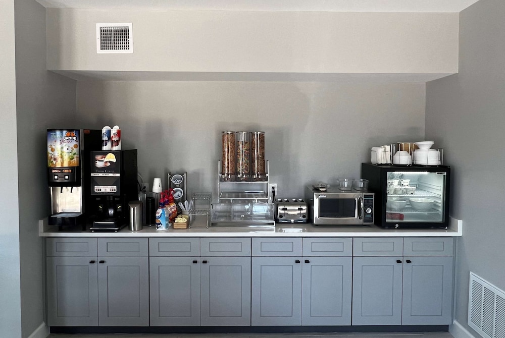 Baymont by Wyndham Freeport Texas 6/50