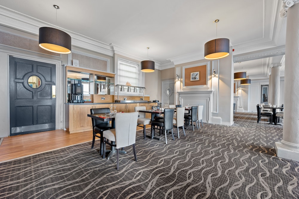 Royal Hotel Whitby 30/61