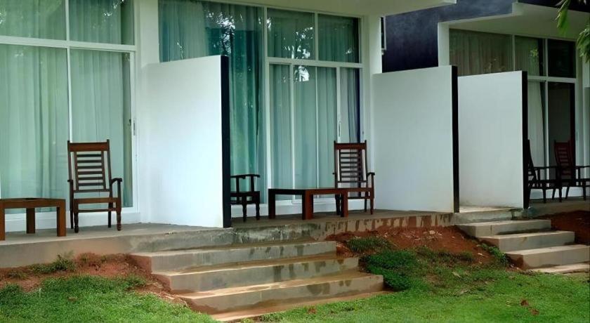 Bridge Hotel Negombo 24/26