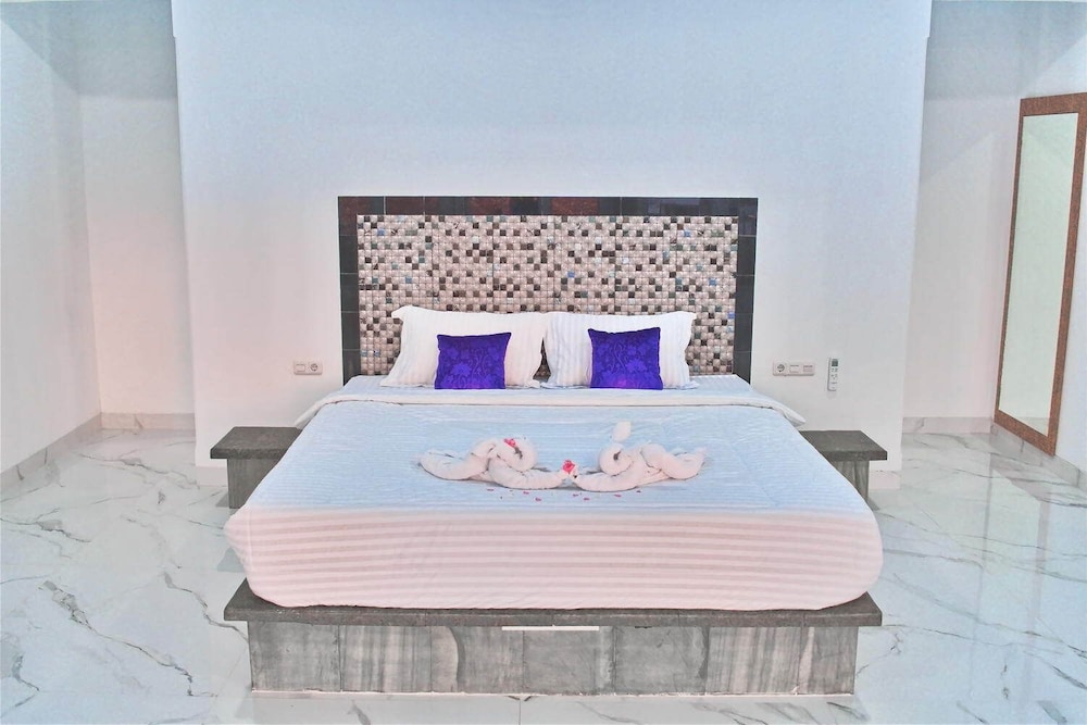 Seamount Hotel 17/50