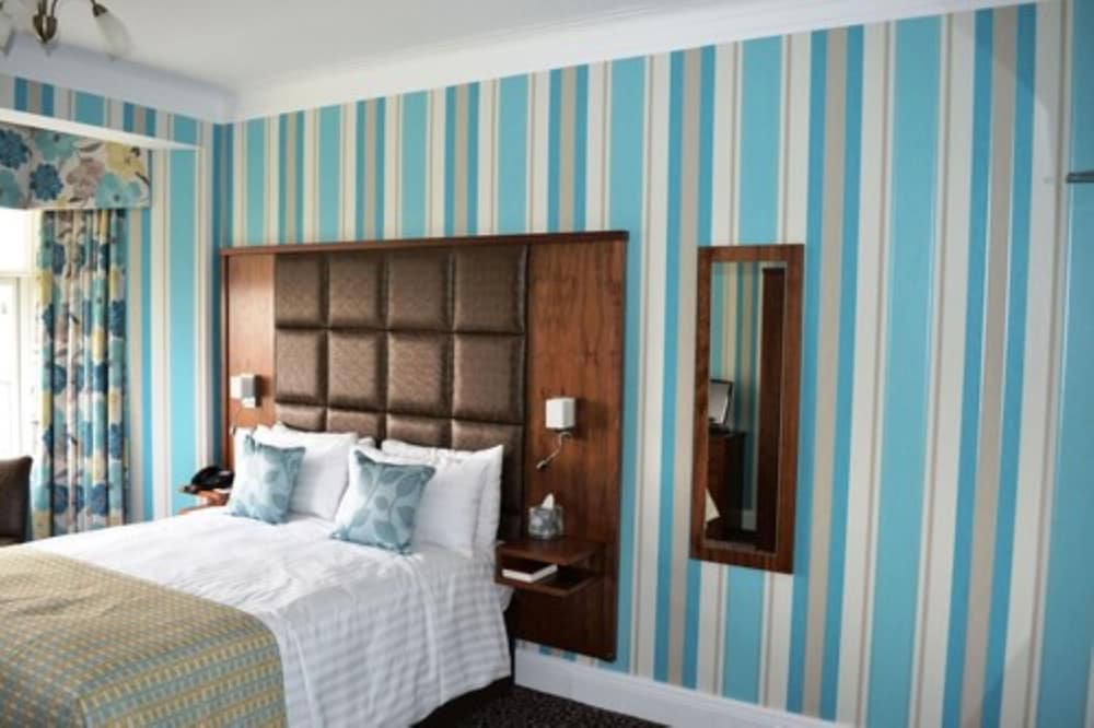 Hydro Hotel 11/40