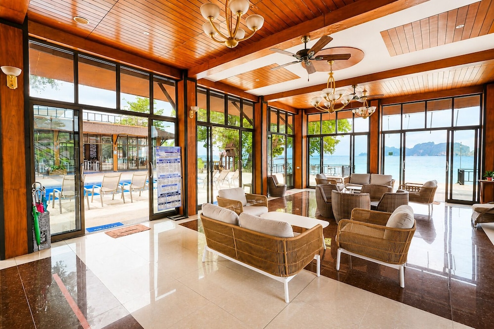 Phi Phi Long Beach Resort & Villa 34/50